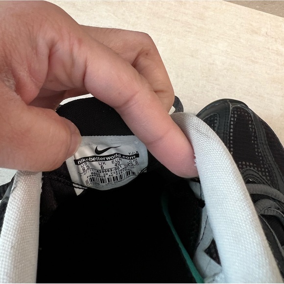 Nike Flywire Training Shoes - Picture 5 of 7